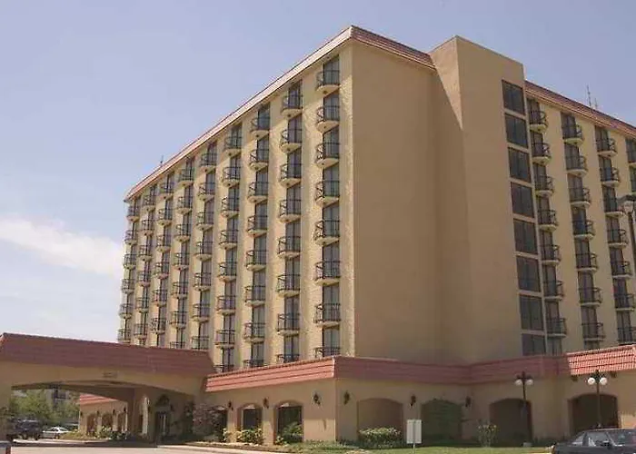 Embassy By Hilton I-44 Hotel 3*